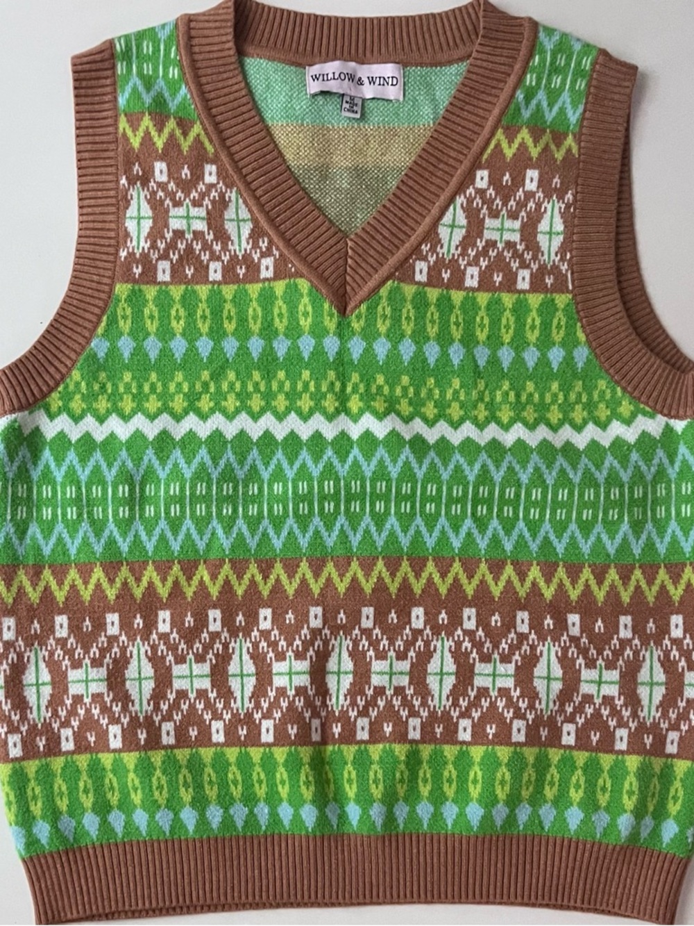 *SOLD*RETRO SWEATER VEST 💚🤎